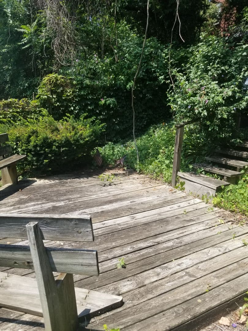 Pittsburgh House: 339 Lawn Street