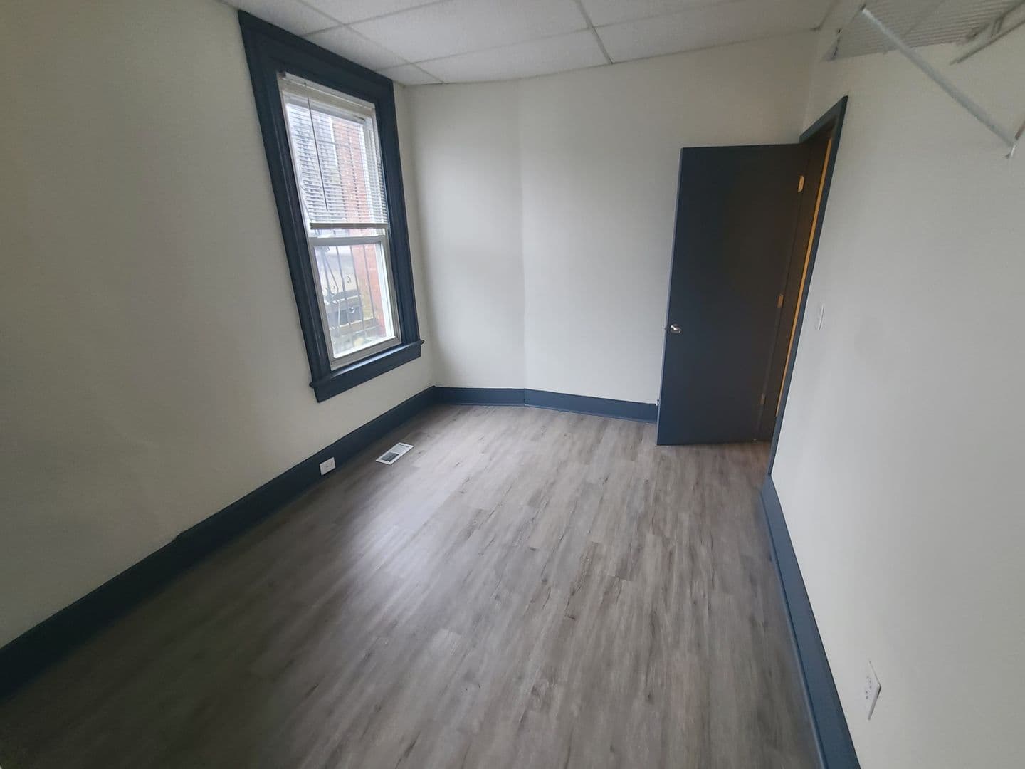 Pittsburgh Apartment: 4523 Centre Avenue