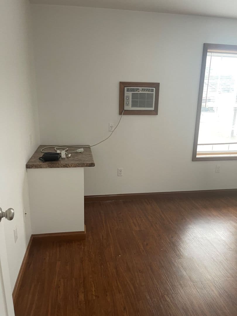 California Apartment: 79 Ash Street