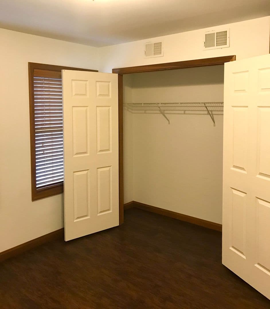 Greensburg Apartment: 112 College Avenue