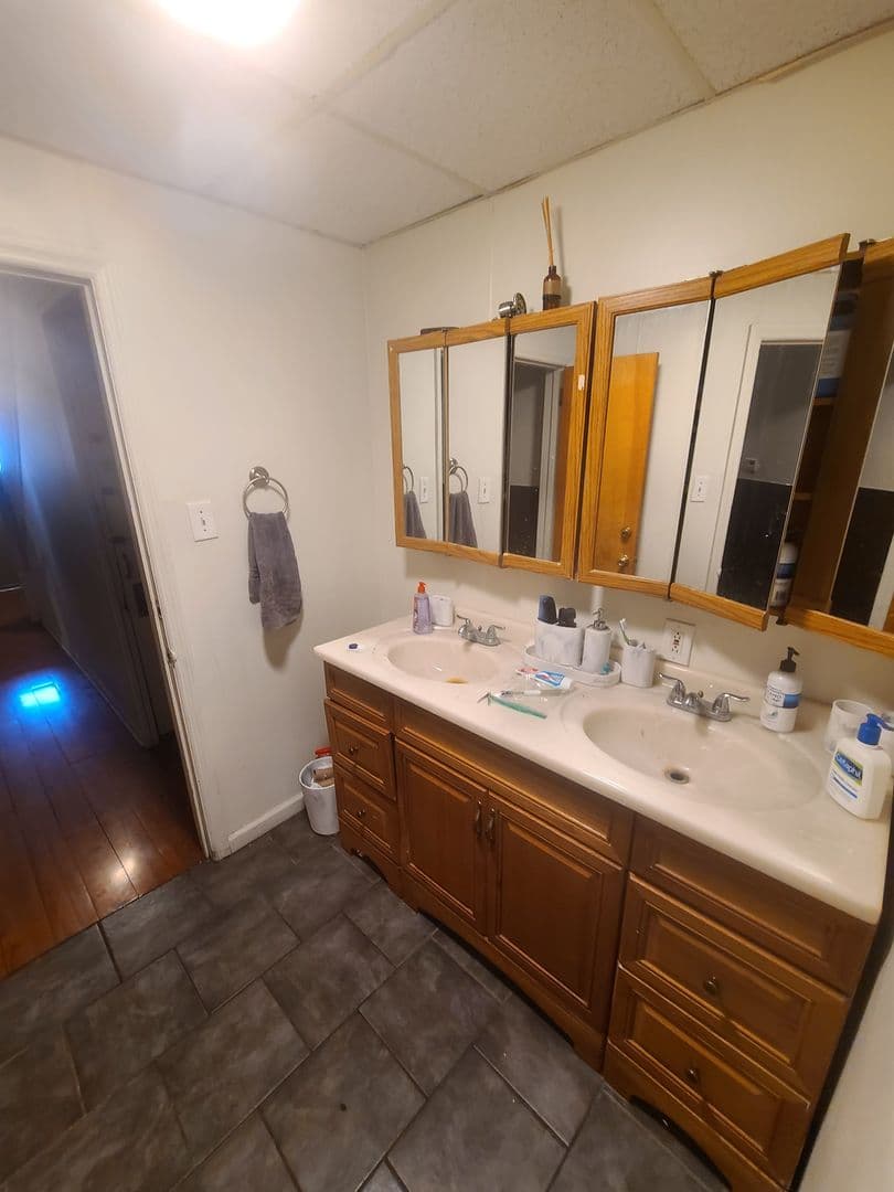 Pittsburgh Apartment: 3457 Ward Street