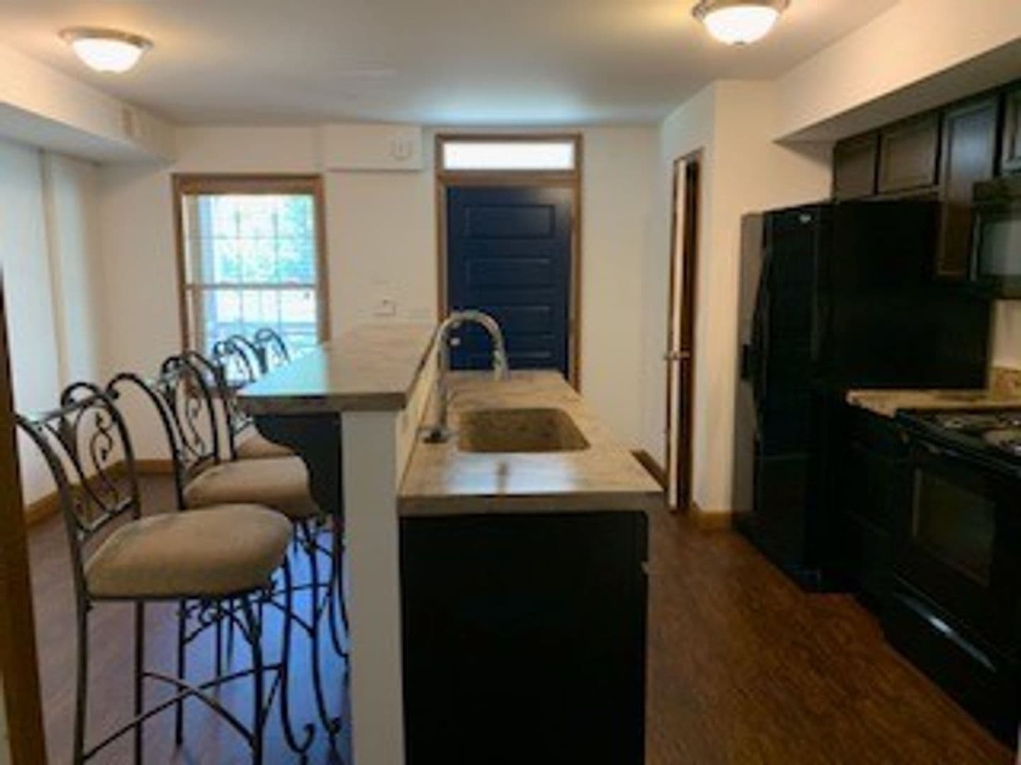 Greensburg Apartment: 112 College Avenue