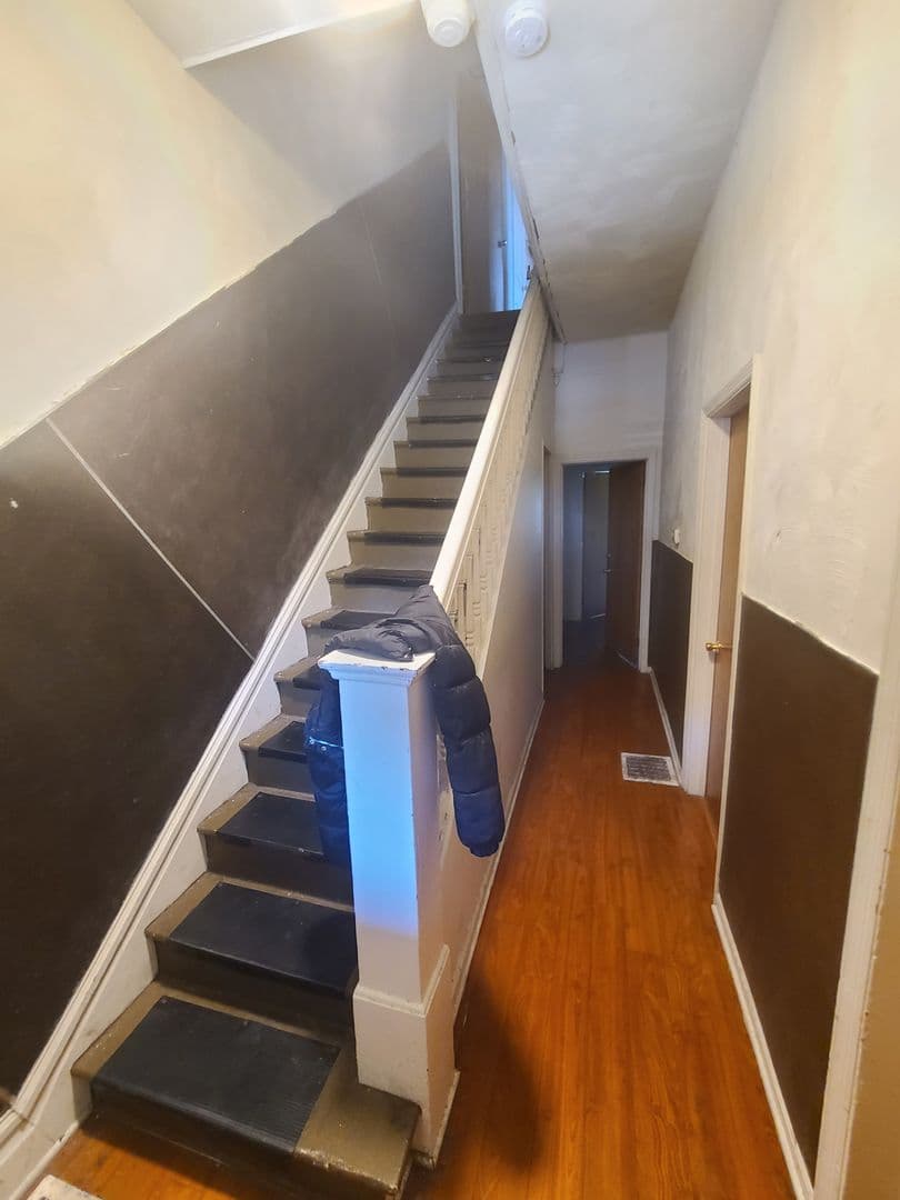 Pittsburgh Apartment: 3457 Ward Street