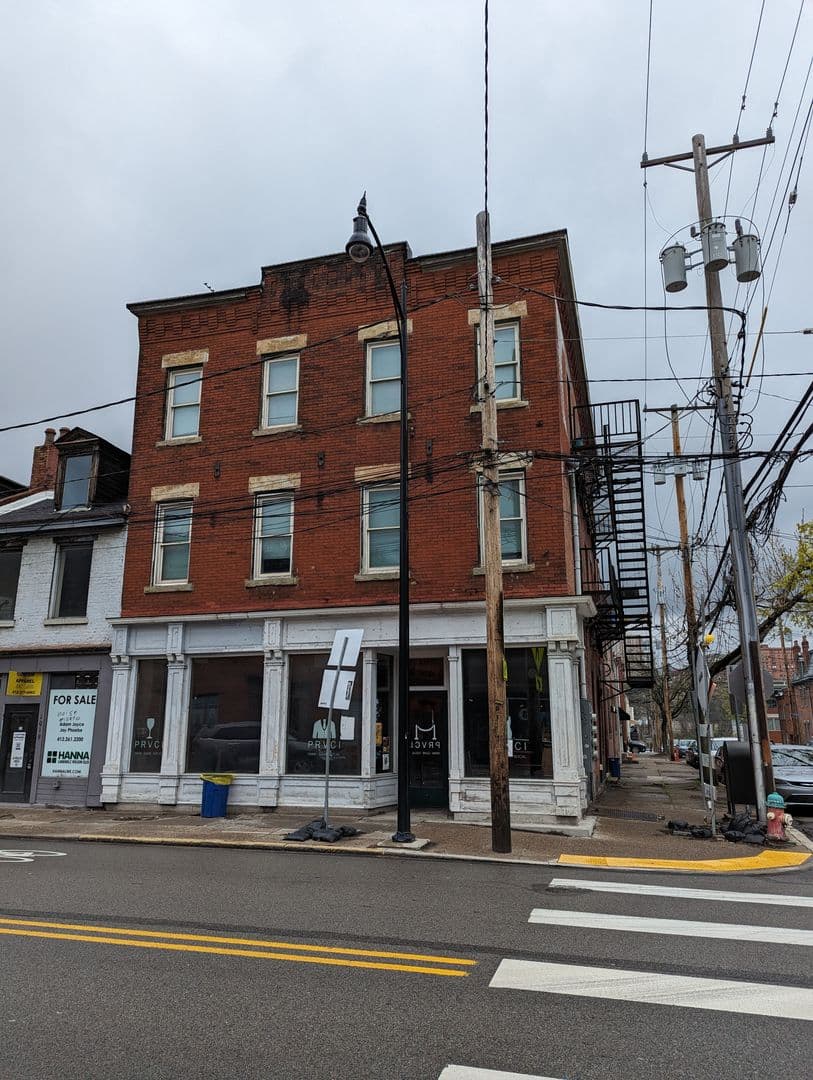Pittsburgh Apartment: 1021 East Carson Street