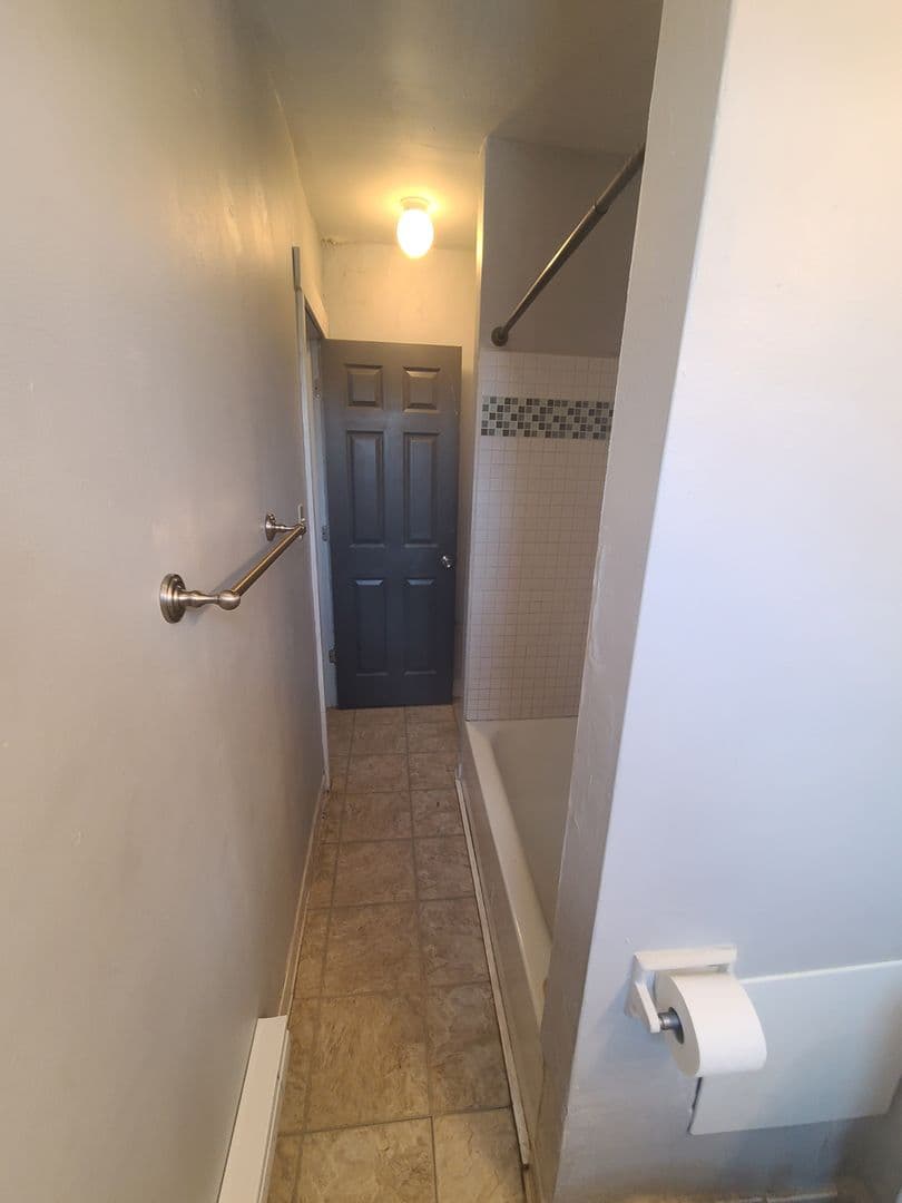 Pittsburgh Apartment: 225 South Millvale Avenue