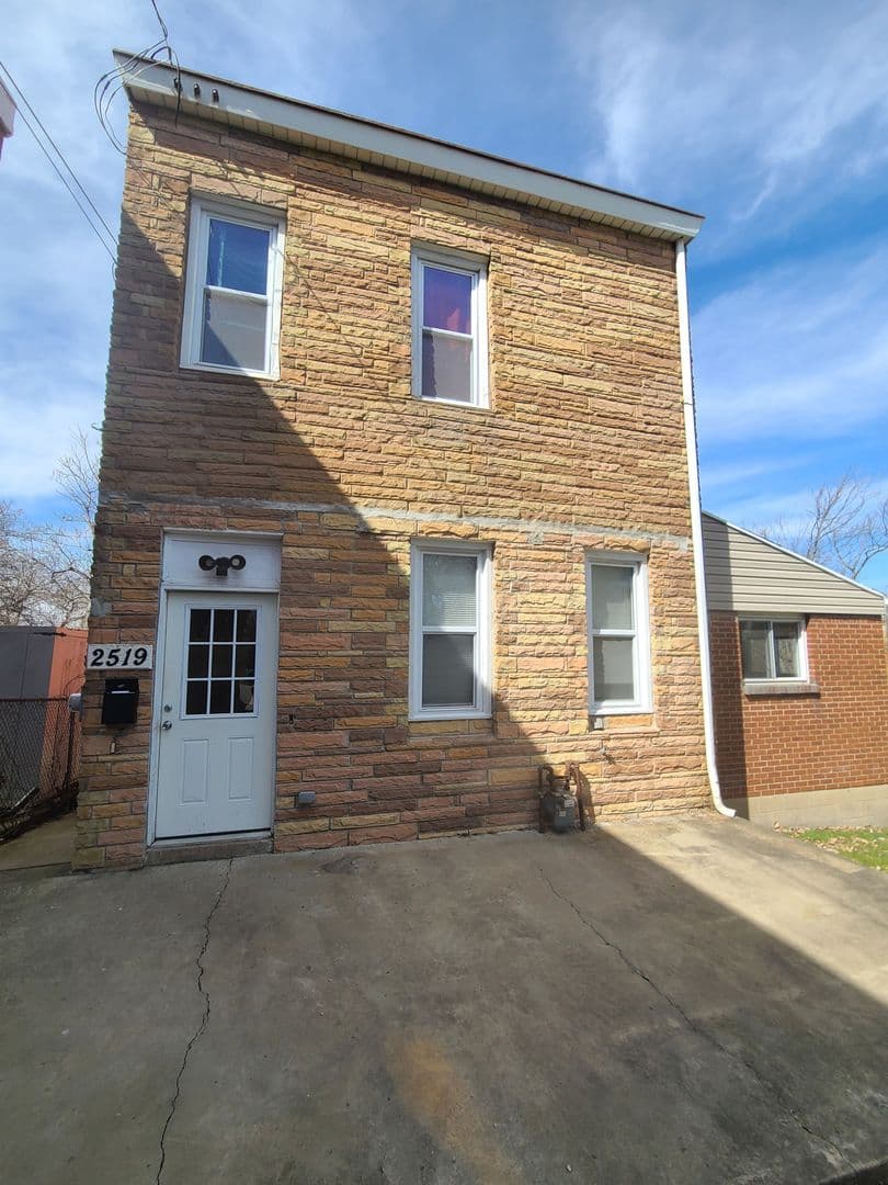 Pittsburgh House: 2519 Allequippa Street