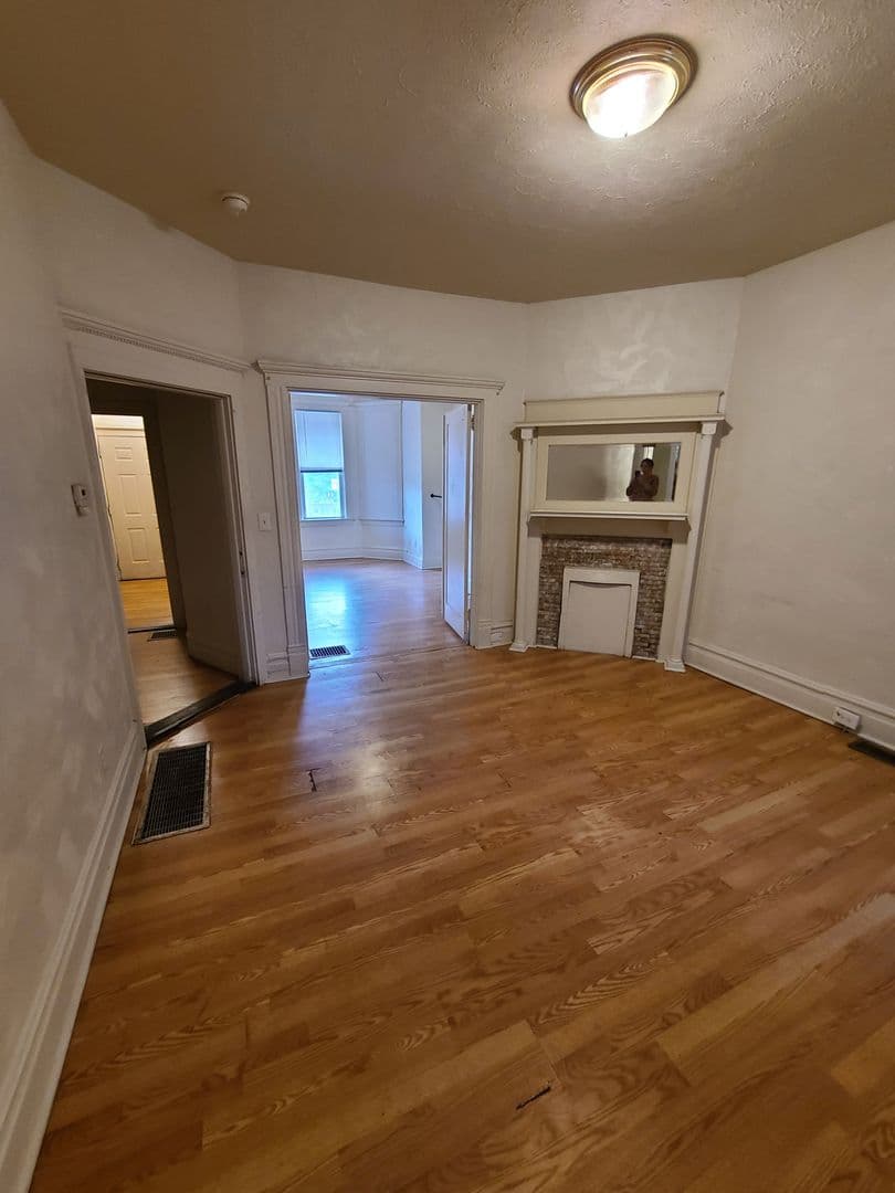 Pittsburgh Apartment: 3505 Boulevard of the Allies