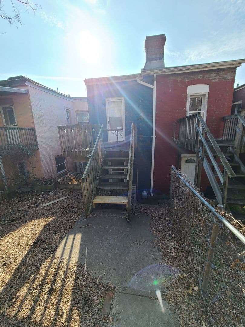 Pittsburgh House: 311 Lawn Street