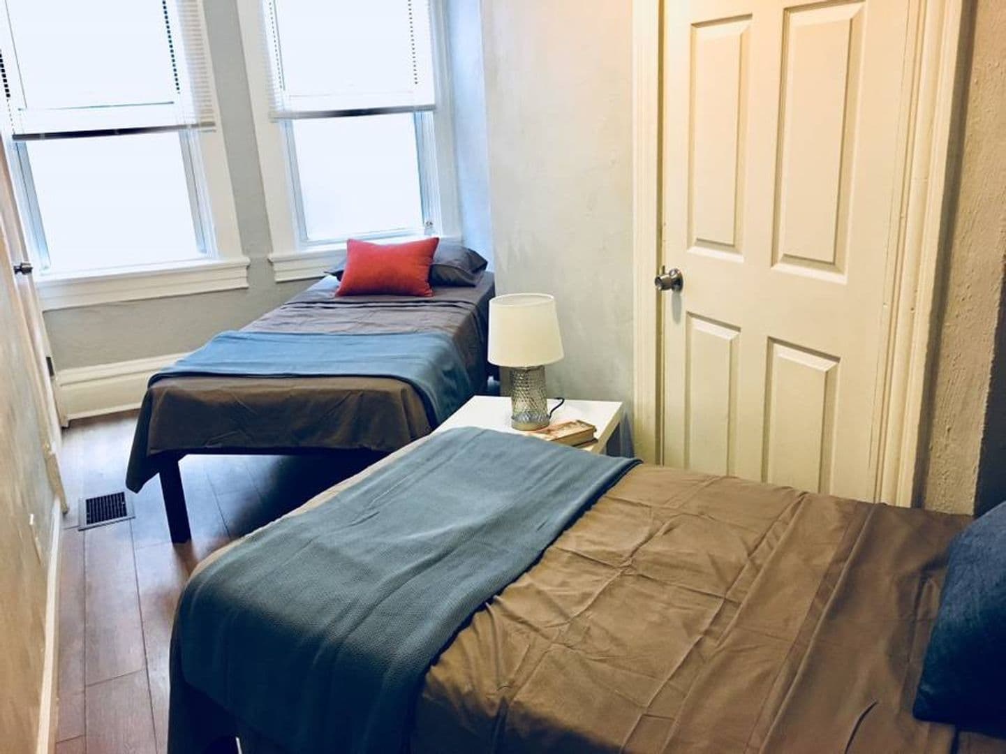 Pittsburgh Apartment: 90 South 22nd Street