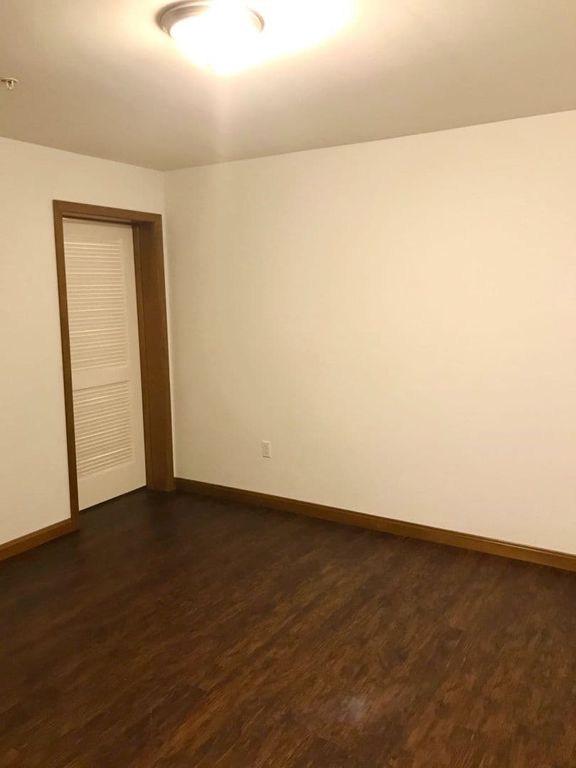 Greensburg Apartment: 112 College Avenue