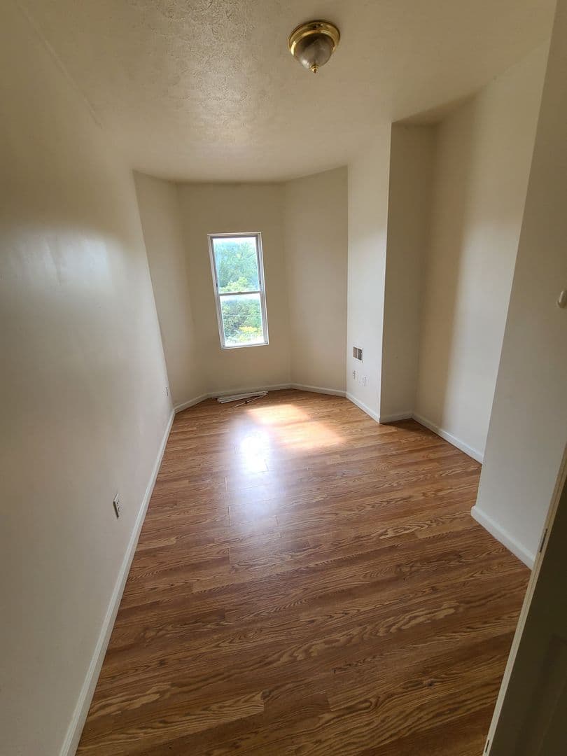 Pittsburgh Apartment: 3505 Boulevard of the Allies