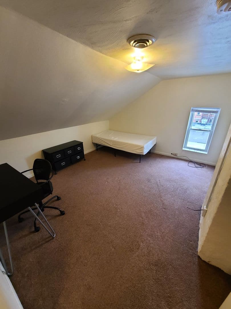 Pittsburgh Apartment: 4521 Centre Avenue