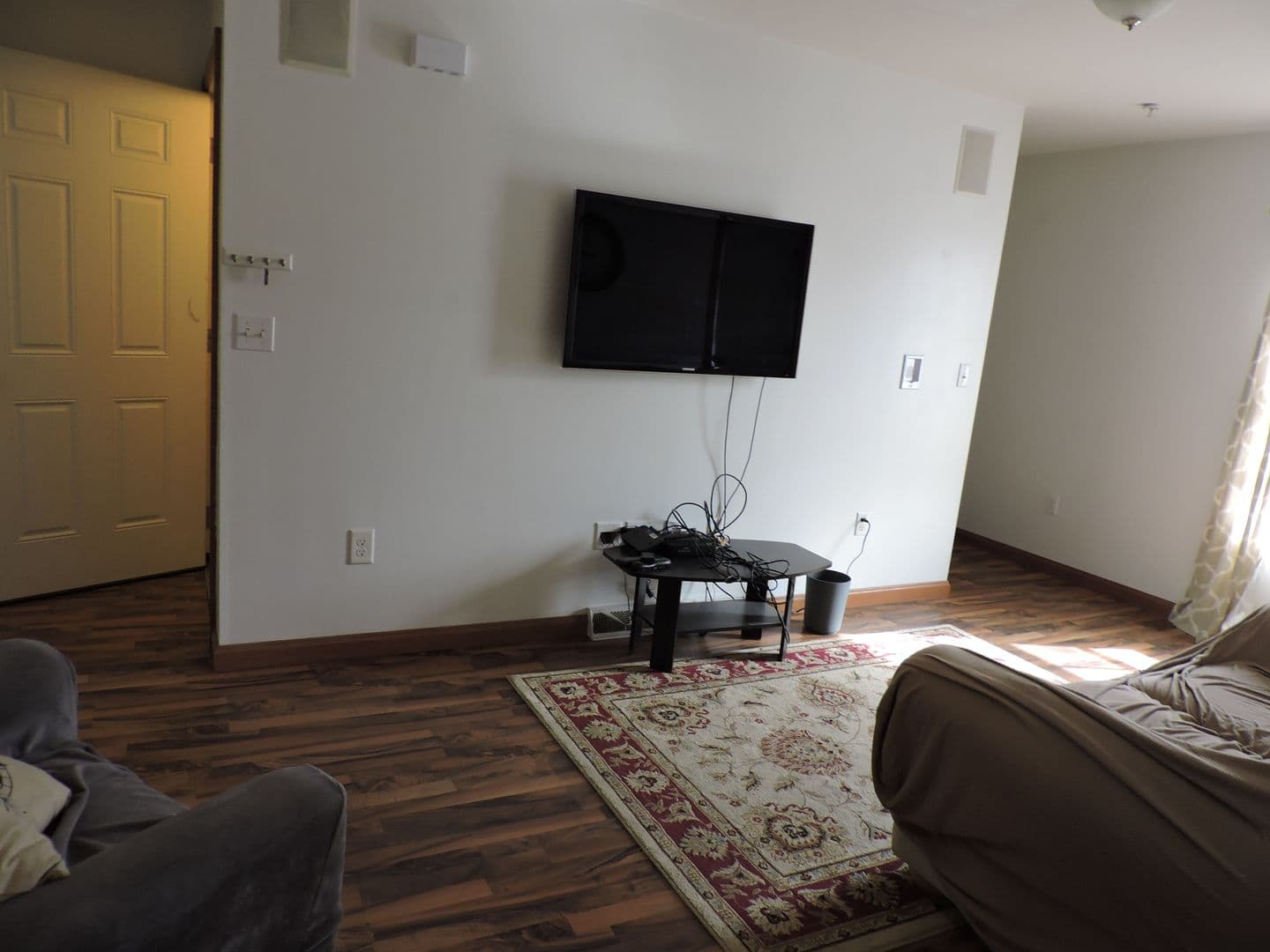 California Apartment: 101 Ash Street