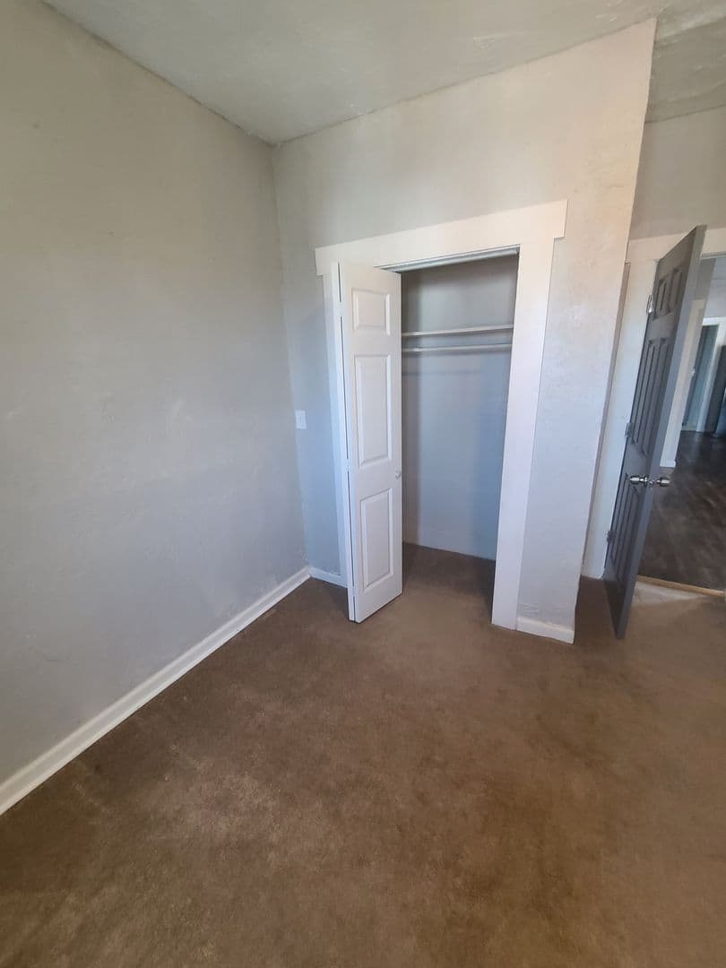Pittsburgh Apartment: 225 South Millvale Avenue