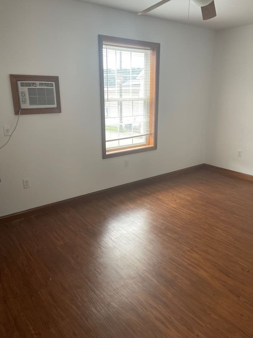 California Apartment: 79 Ash Street