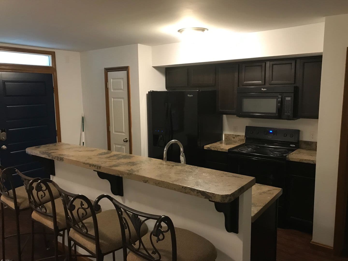 Greensburg Apartment: 112 College Avenue
