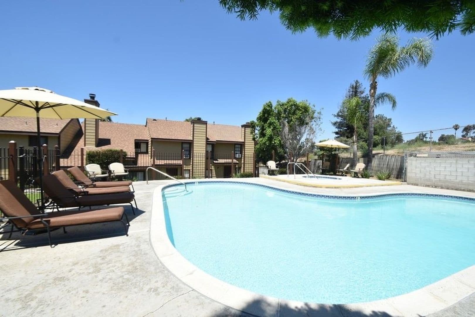 Vista Apartment: 501-563 Tangerine Cove Drive