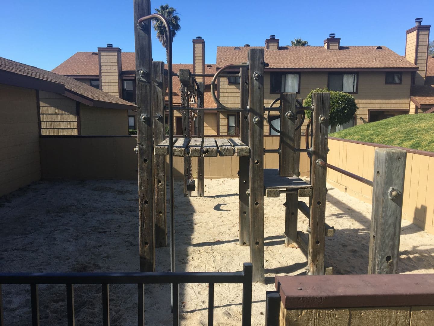 Vista Apartment: 501-563 Tangerine Cove Drive