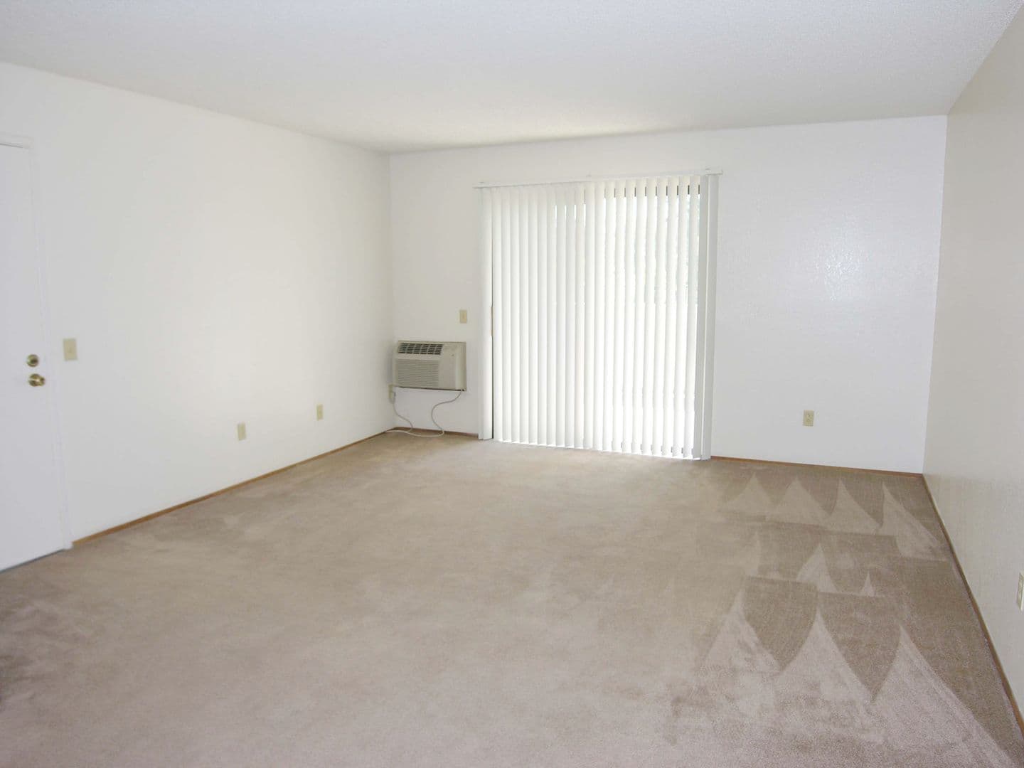 Vista Apartment: 1617 Live Oak Road