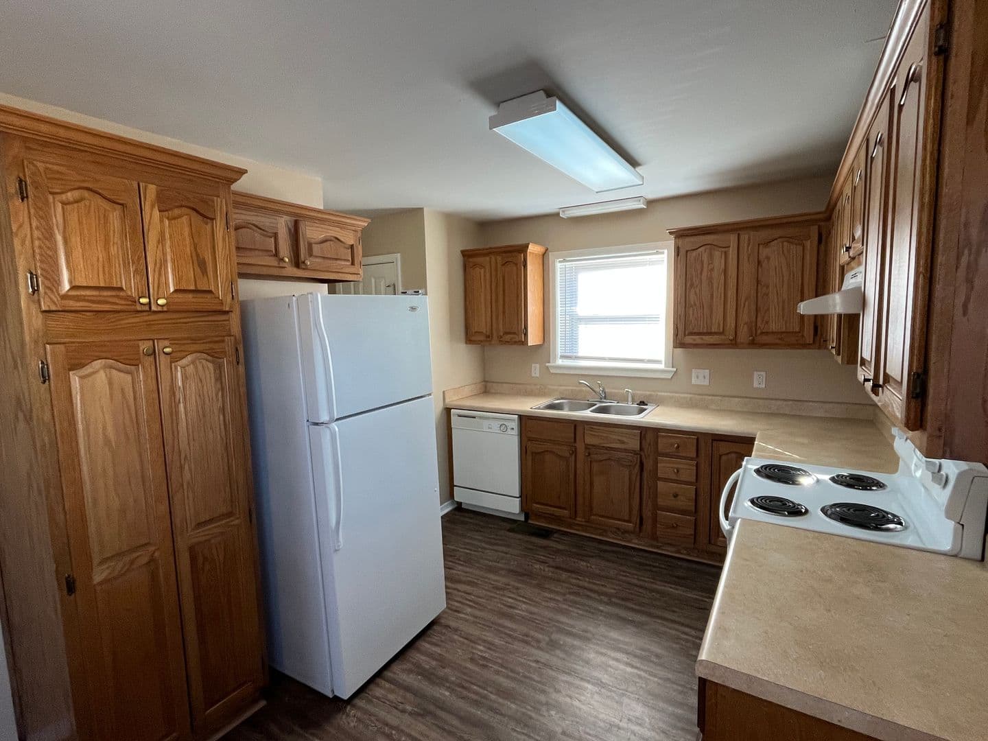 Russellville Apartment: 900 West 16th St.