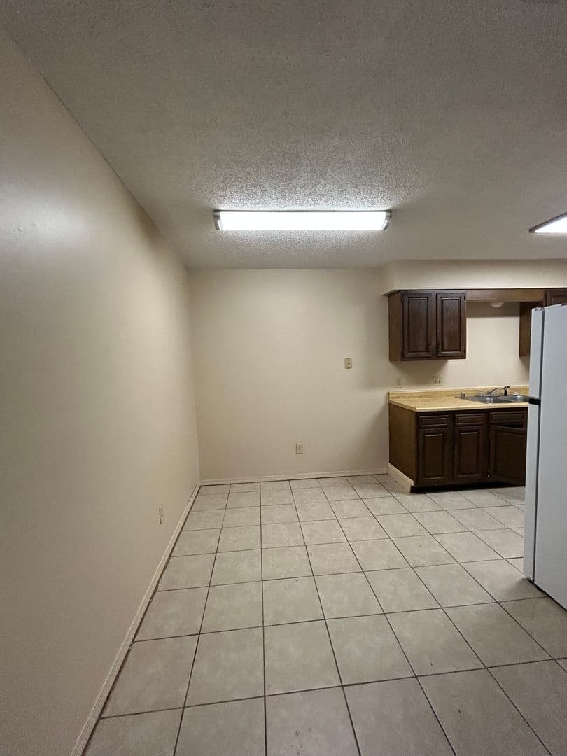 Dover Apartment: 72-112 Sequoya Dr.