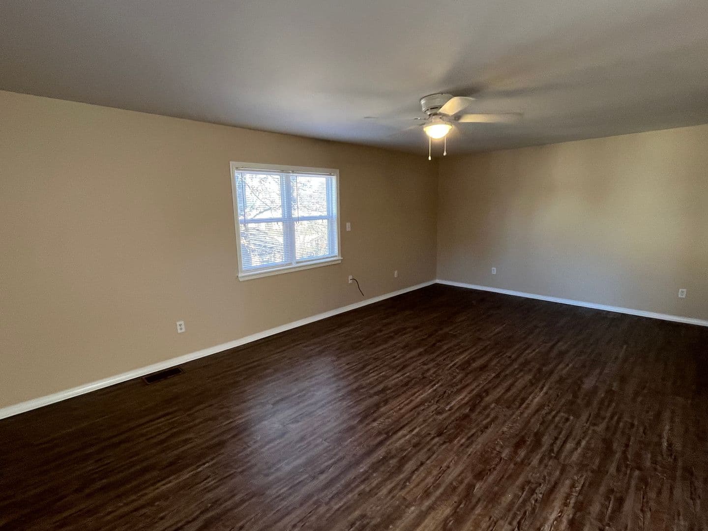 Russellville Apartment: 900 West 16th St.