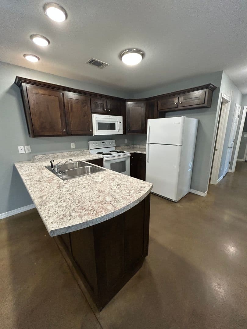 Dover Apartment: 103 Sequoya Dr. A & B