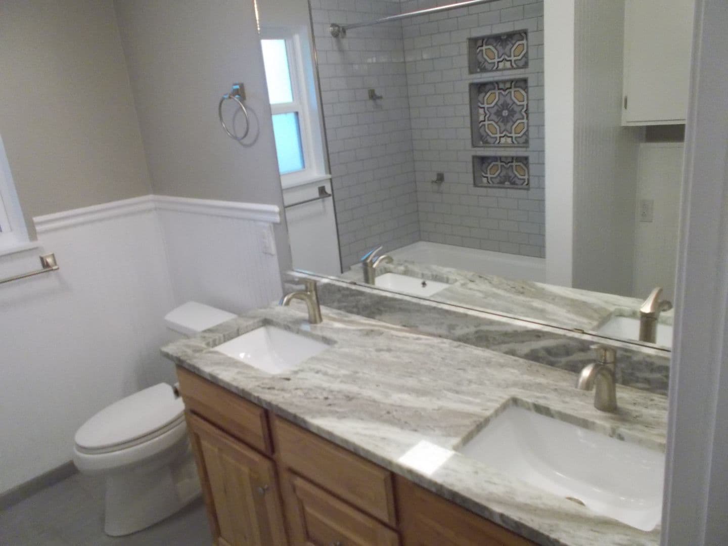 Russellville House: 215 S Seattle Ave