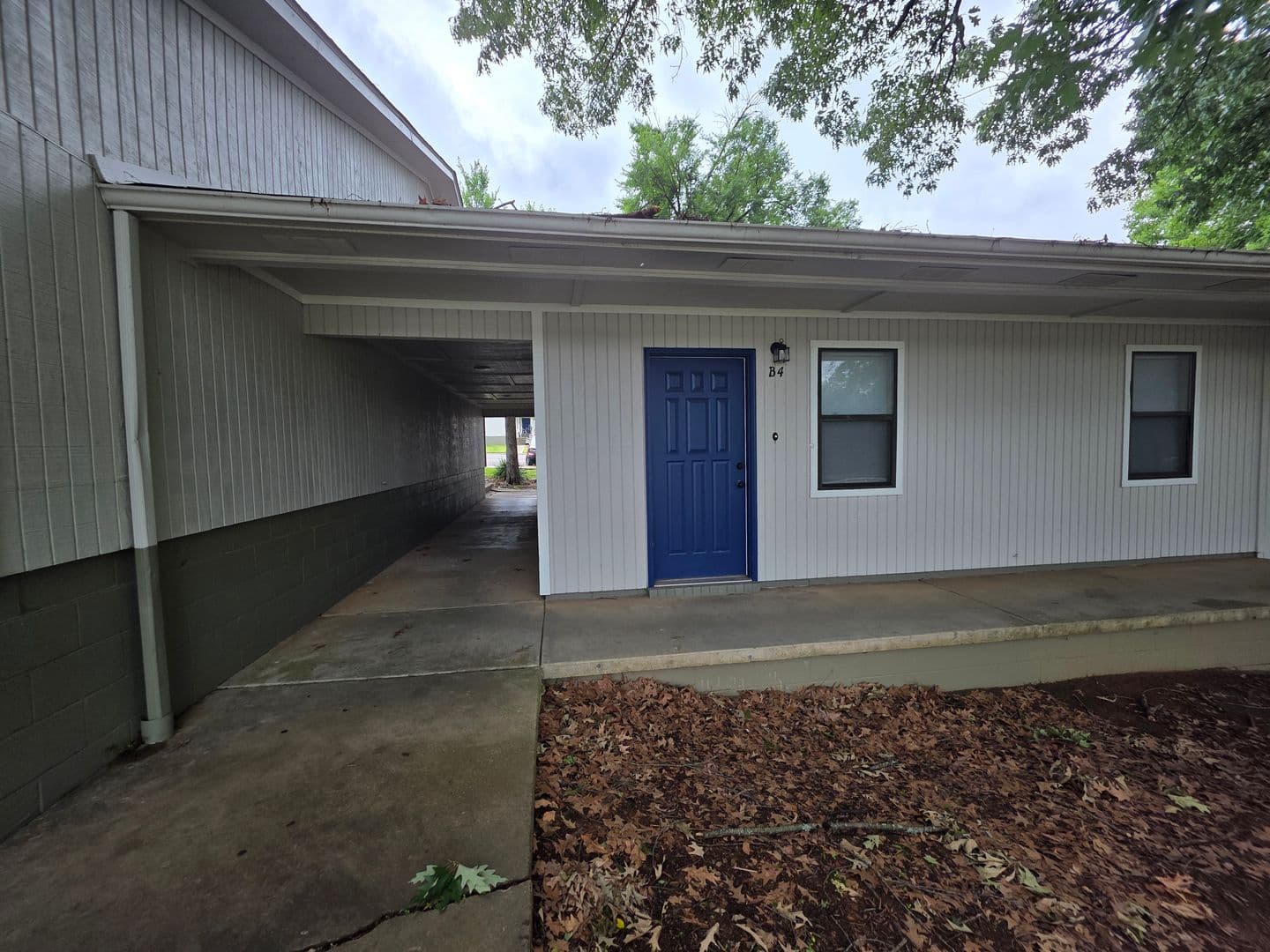 Russellville Apartment: 911-925 West 12th St.