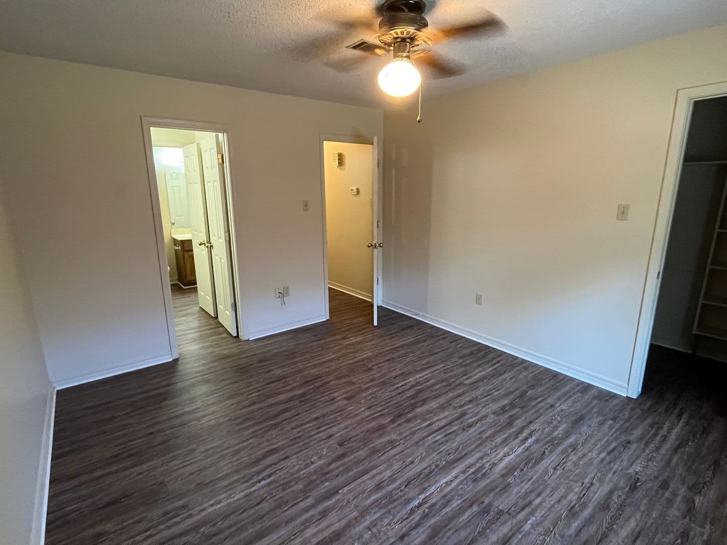 Russellville House: 1122 N Louisville Ave