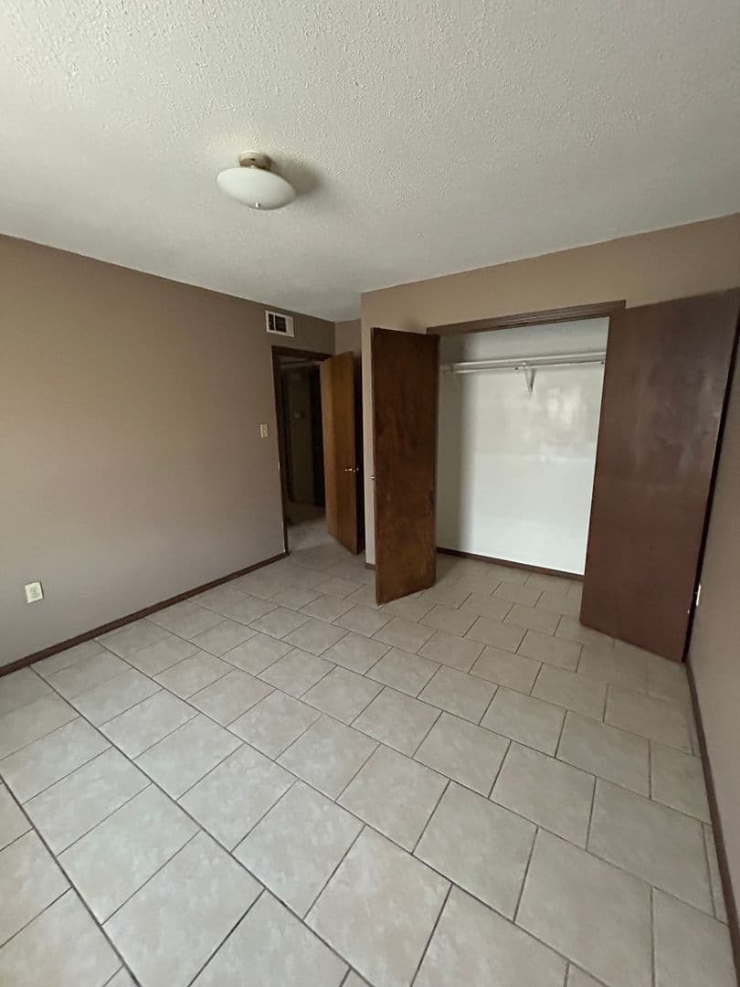Dover Apartment: 72-112 Sequoya Dr.