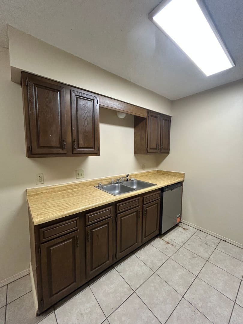 Dover Apartment: 72-112 Sequoya Dr.