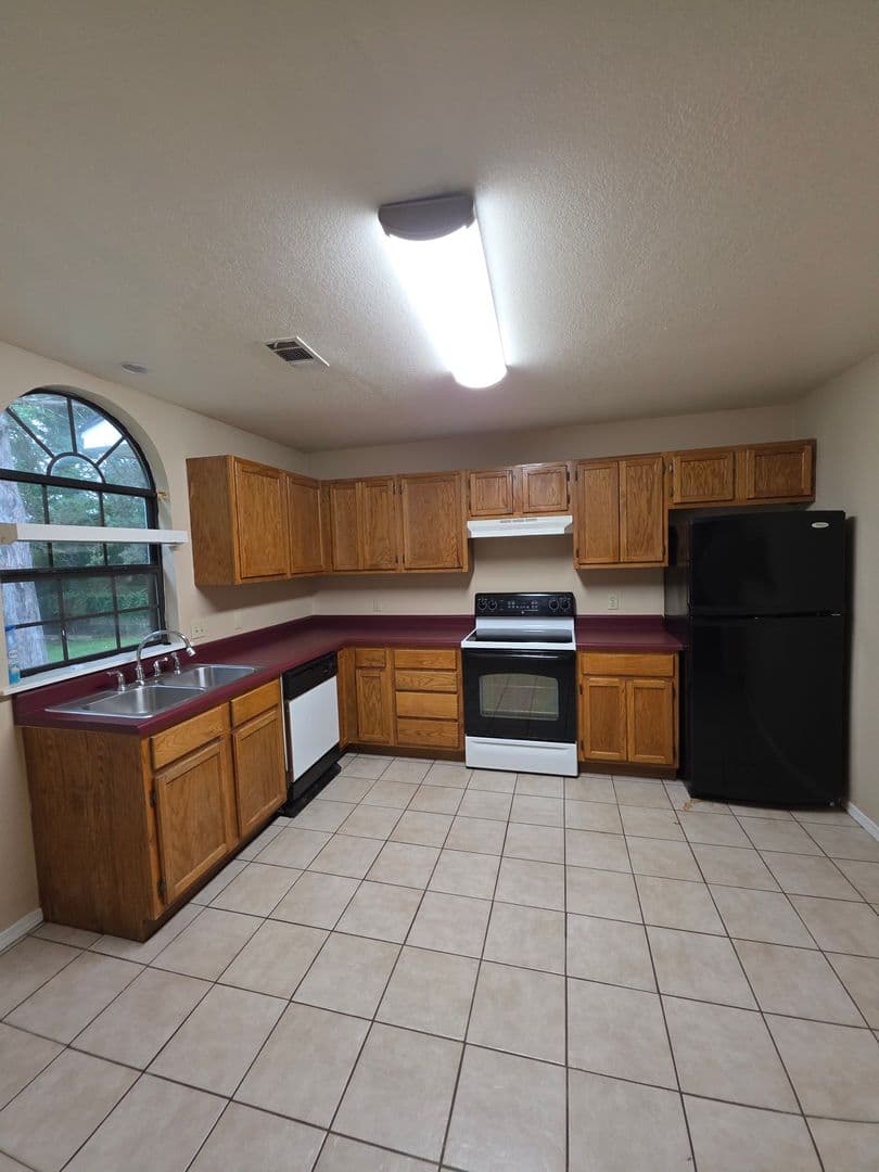 Dover Apartment: 121 Sequoya Dr. A & B