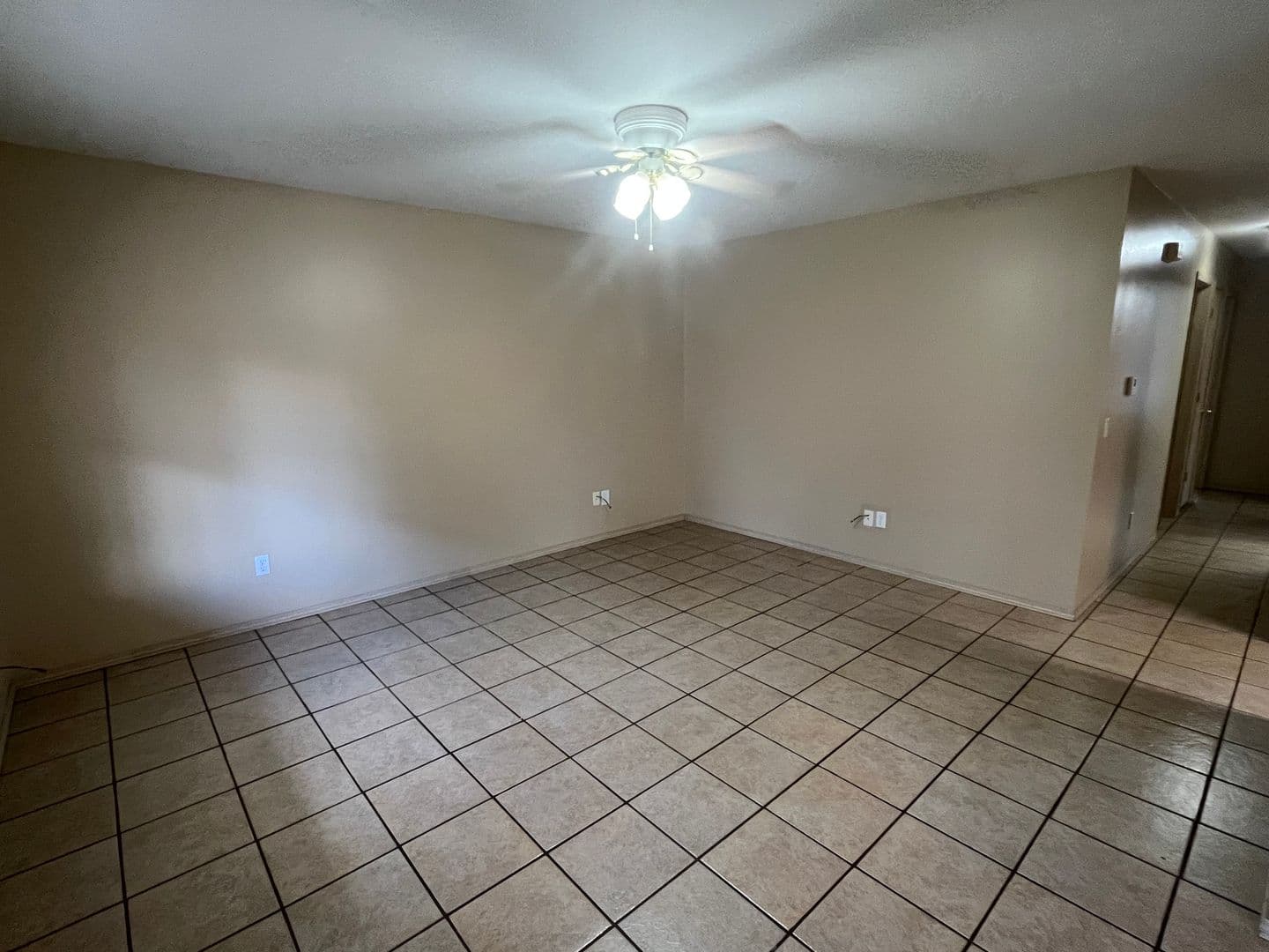 Russellville House: 1106 S Ithaca Ave