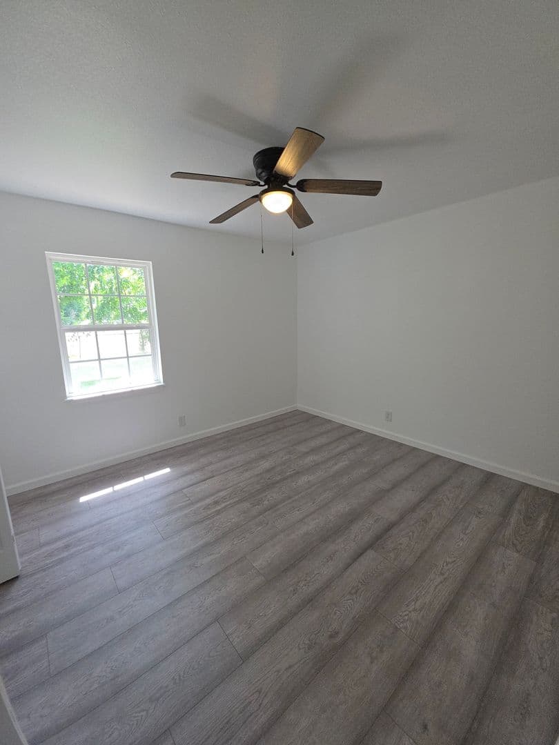 Russellville Apartment: 1300 - 1306 N. Greenwich