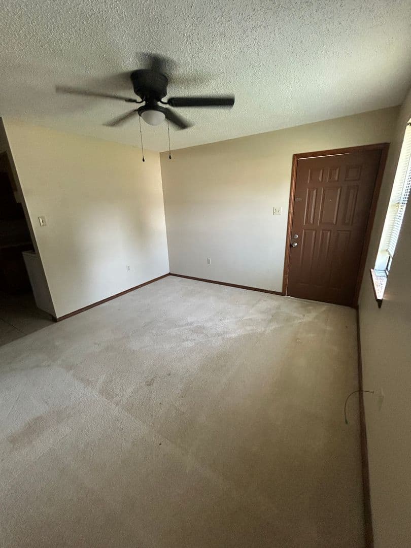 Russellville Apartment: 911-925 West 12th St.