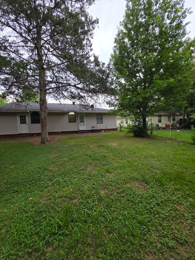 Dover Apartment: 121 Sequoya Dr. A & B