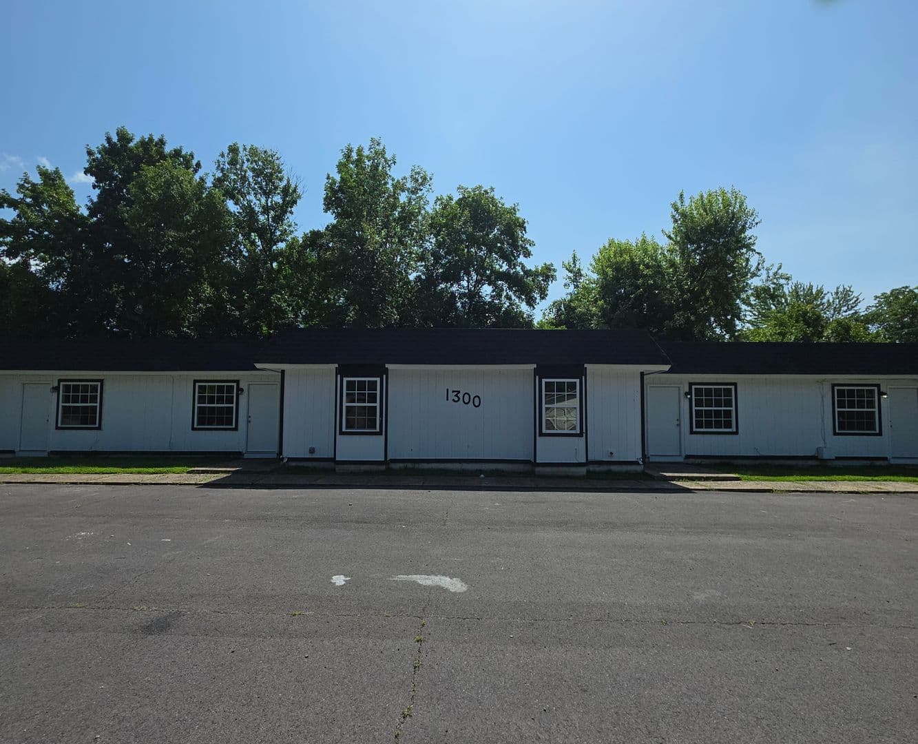 Russellville Apartment: 1300 - 1306 N. Greenwich
