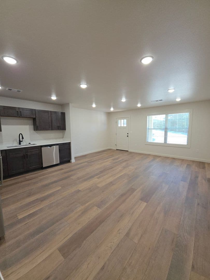 Russellville Apartment: 703 West 12th St.