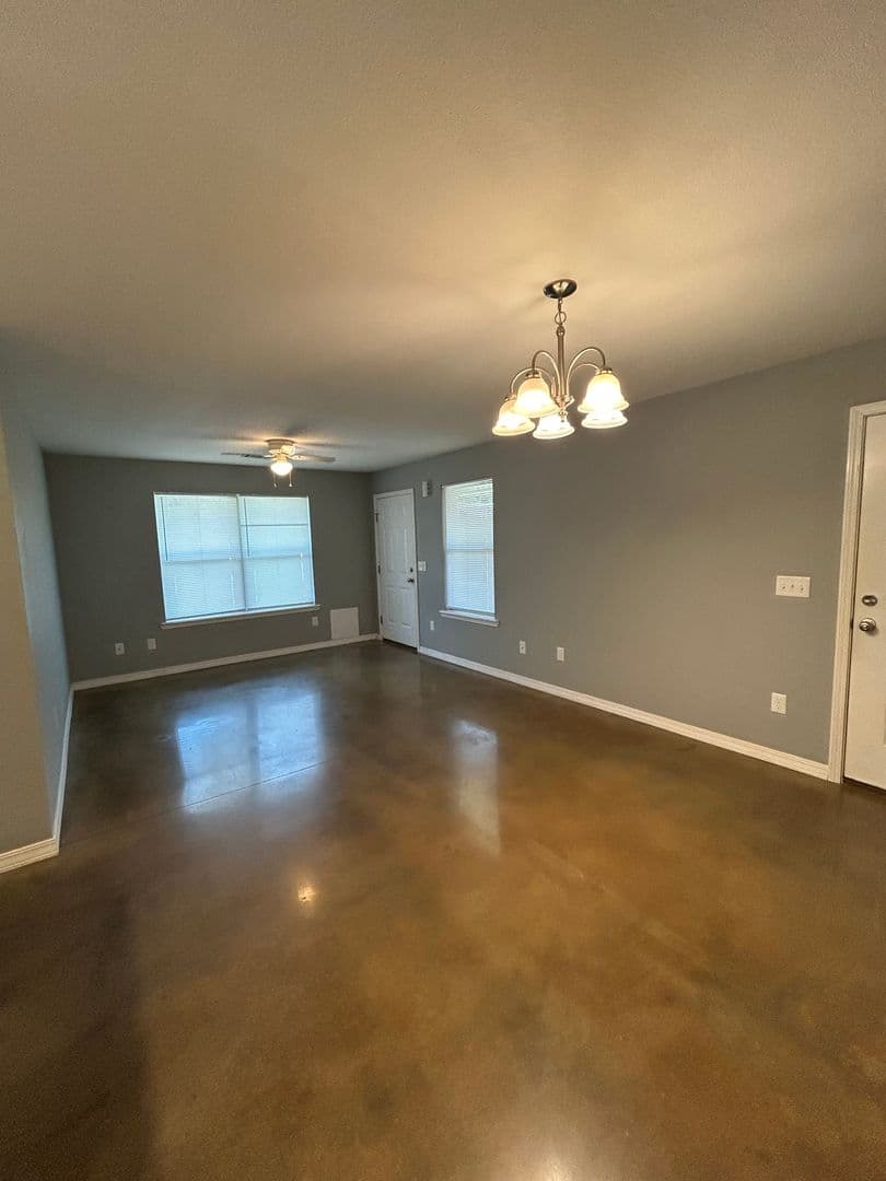 Dover Apartment: 103 Sequoya Dr. A & B