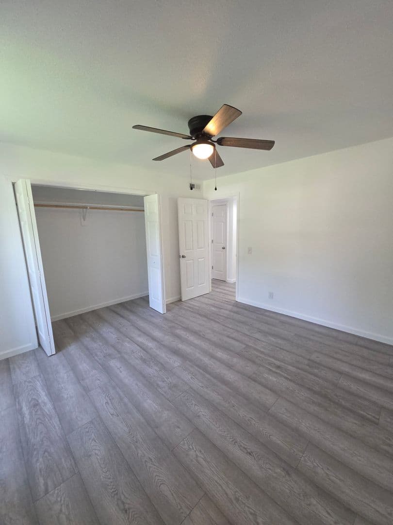 Russellville Apartment: 1300 - 1306 N. Greenwich