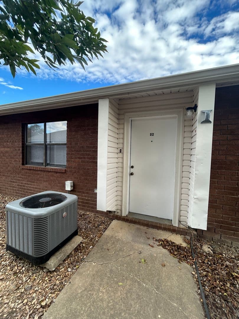 Dover Apartment: 72-112 Sequoya Dr.