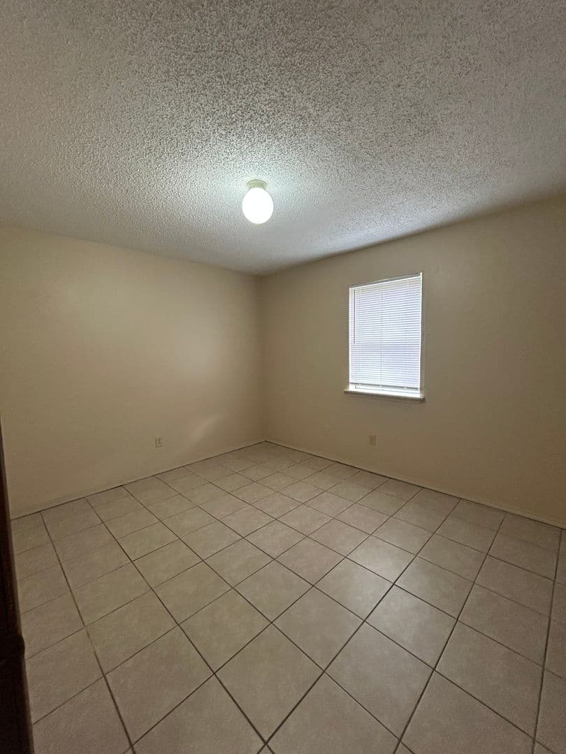 Dover Apartment: 72-112 Sequoya Dr.