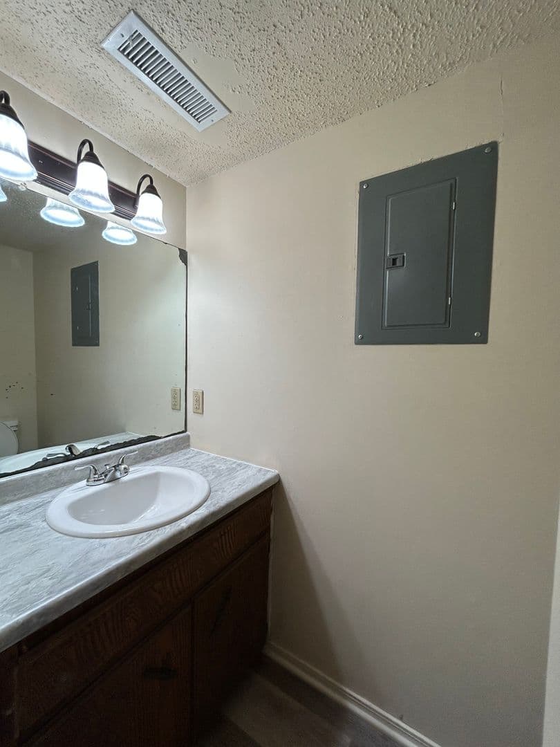 Russellville Apartment: 301 N Joplin Ave