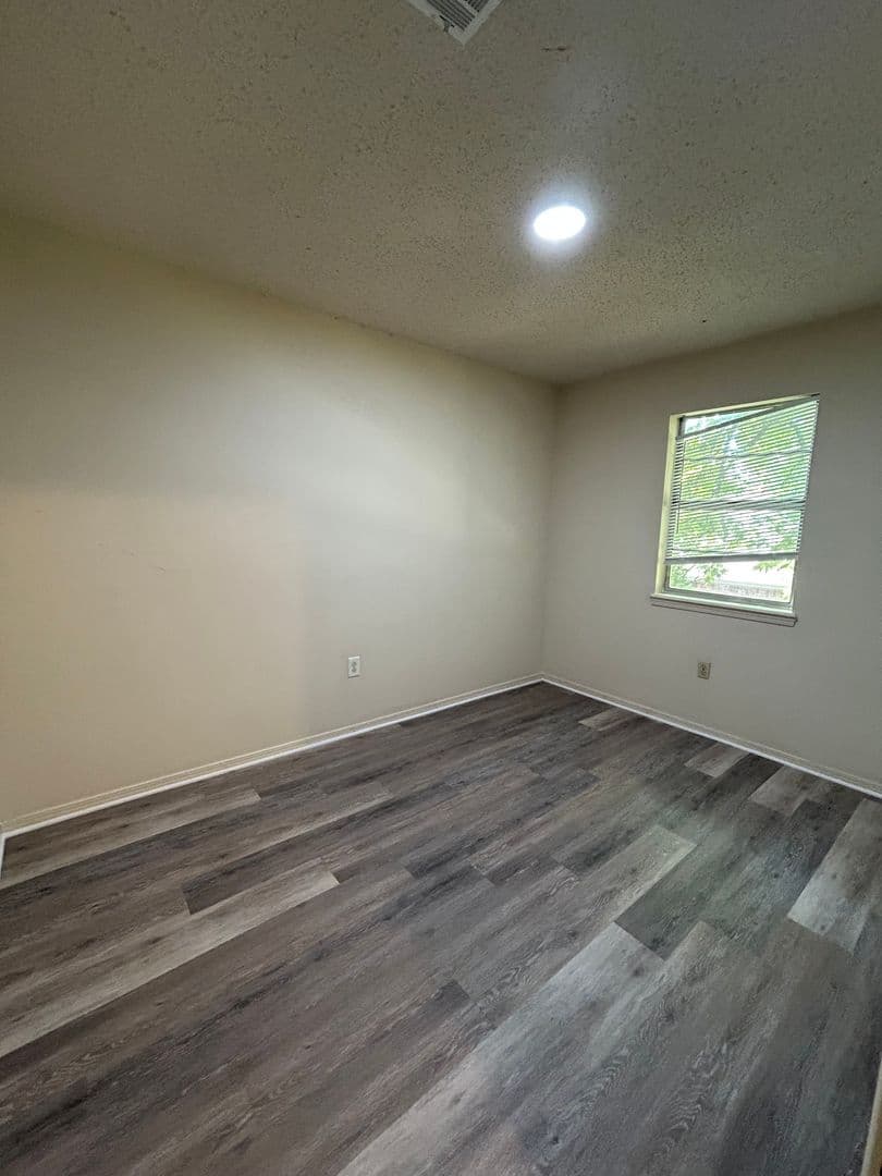 Russellville Apartment: 301 N Joplin Ave