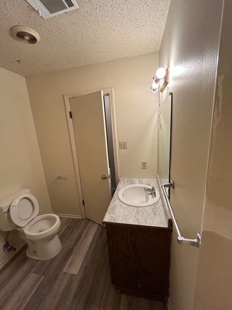 Russellville Apartment: 301 N Joplin Ave