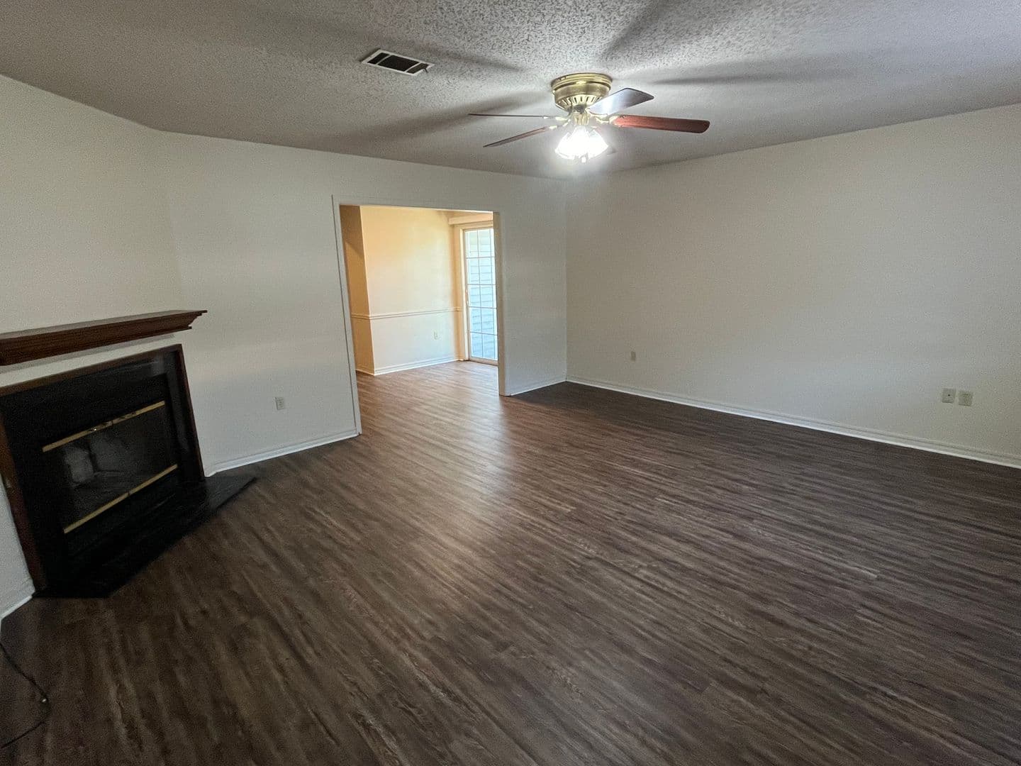 Russellville House: 1122 N Louisville Ave