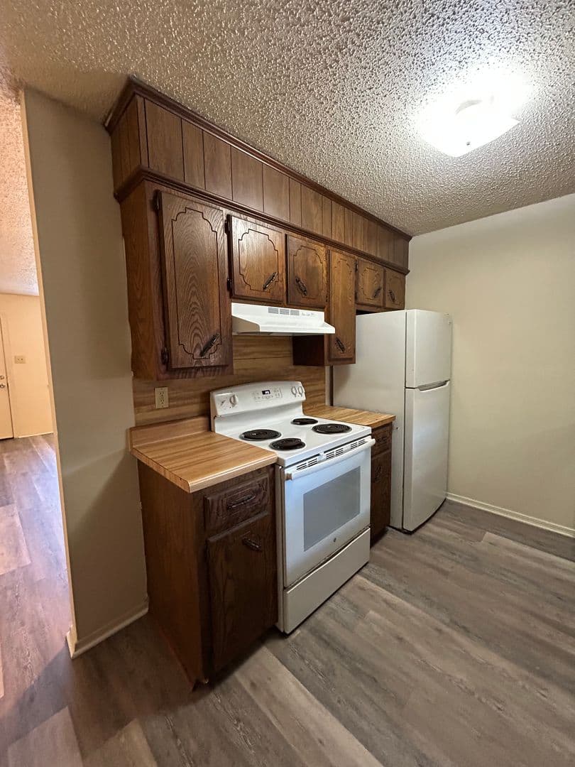 Russellville Apartment: 301 N Joplin Ave