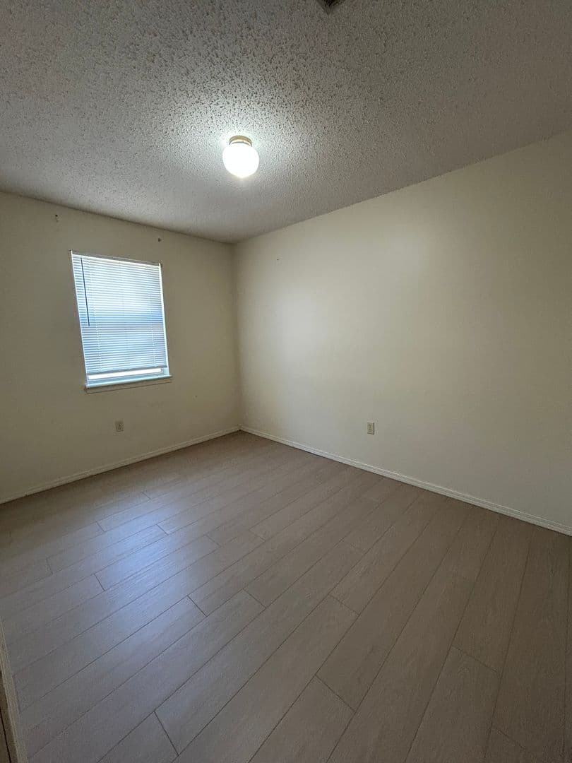 Russellville Apartment: 301 N Joplin Ave
