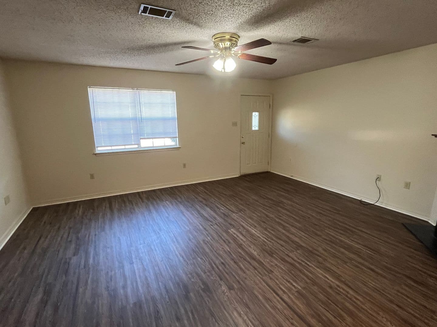 Russellville House: 1122 N Louisville Ave